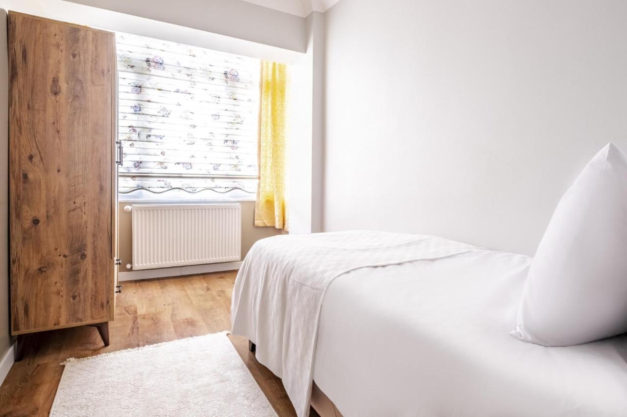 Vibrant Flat With Balcony In Maltepe Apartman Isztambul Kültér fotó